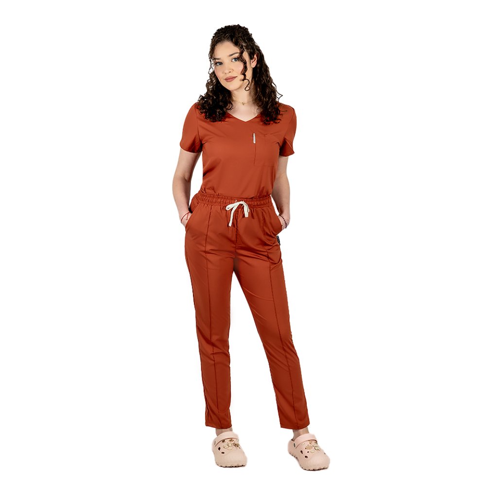 Costum medical stretch caramel cu bluza in V si pantaloni cu snur si elastic
