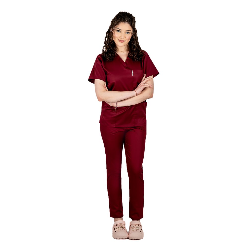 Costum medical grena, bluza cu anchior in V, trei buzunare si pantaloni cu elastic