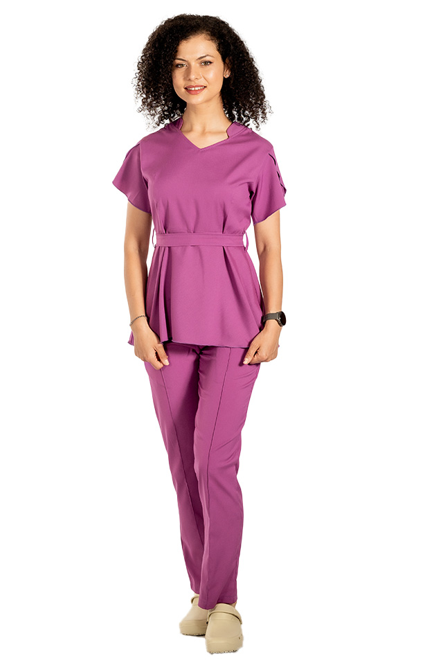 Costum medical stretch Alina, culoare magenta, bluza cu cordon si pantaloni cu snur si elastic