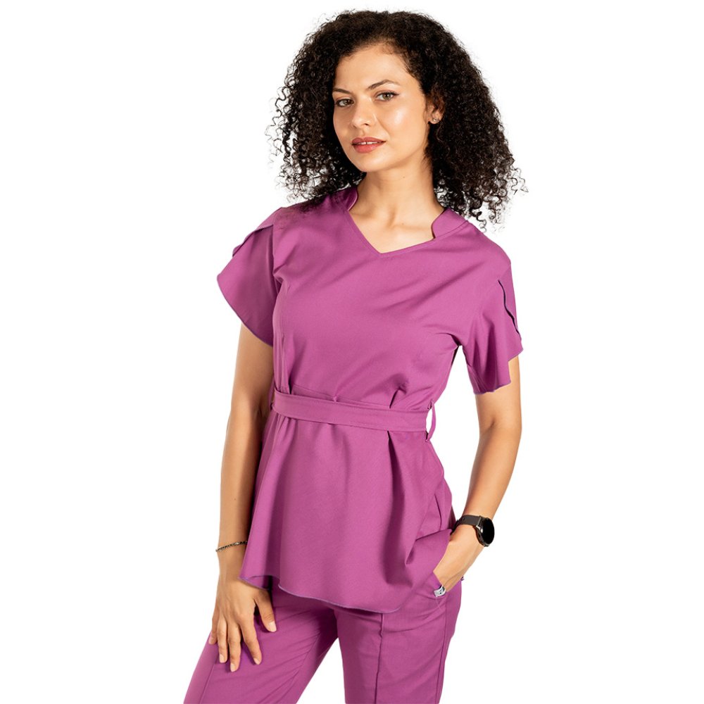 Costum medical stretch Alina, culoare magenta, bluza cu cordon si pantaloni cu snur si elastic