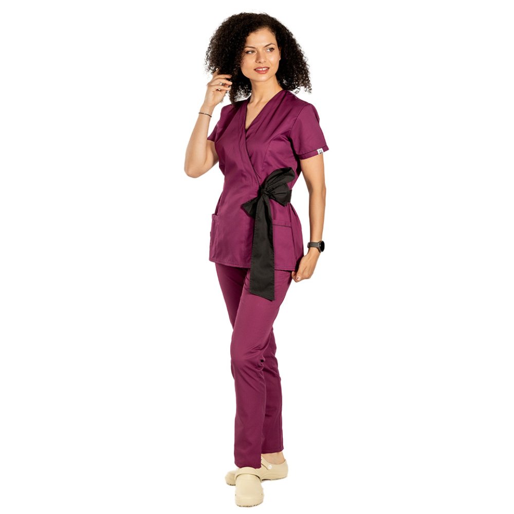 Costum medical kimono visina cu paspol negru, cordon cu legare tip fundita si pantaloni visina