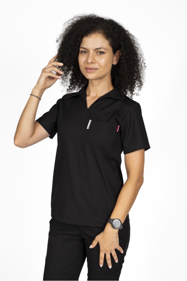 Costum medical stretch polo negru, cu bluza in V si pantaloni tip jogger, cu snur si elastic