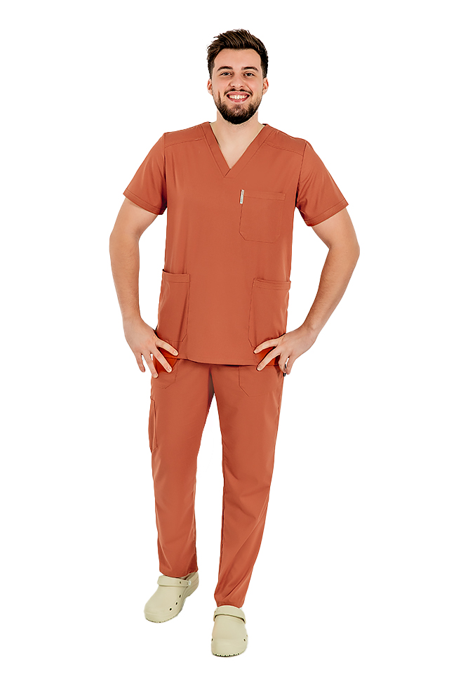 Costum medical stretch barbati caramel cu bluza in V si pantaloni cu snur si elastic