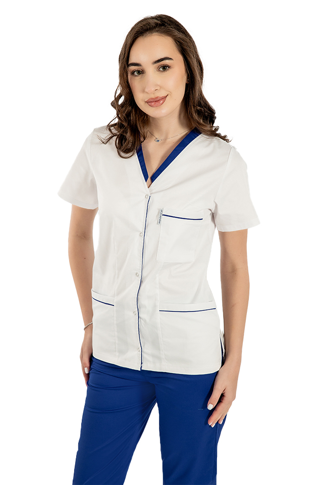 Halat medical cu elastan alb cu paspol albastru, capse si trei buzunare aplicate