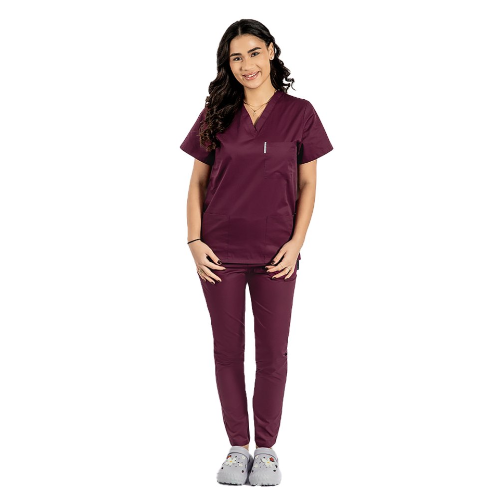 Costum medical visina, bluza cu anchior in V, trei buzunare si pantaloni cu elastic.