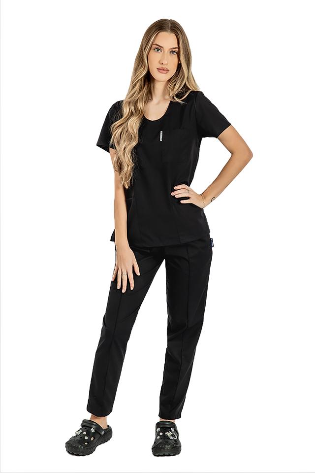 Costum medical stretch negru cu bluza in V si pantaloni cu snur si elastic Costum medical stretch negru cu bluza in V si pantaloni cu snur si elastic