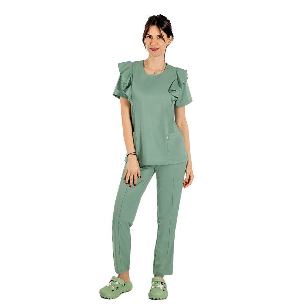 Costum medical stretch Cristina, culoare olive, bluza cu volane si pantaloni cu snur si elastic