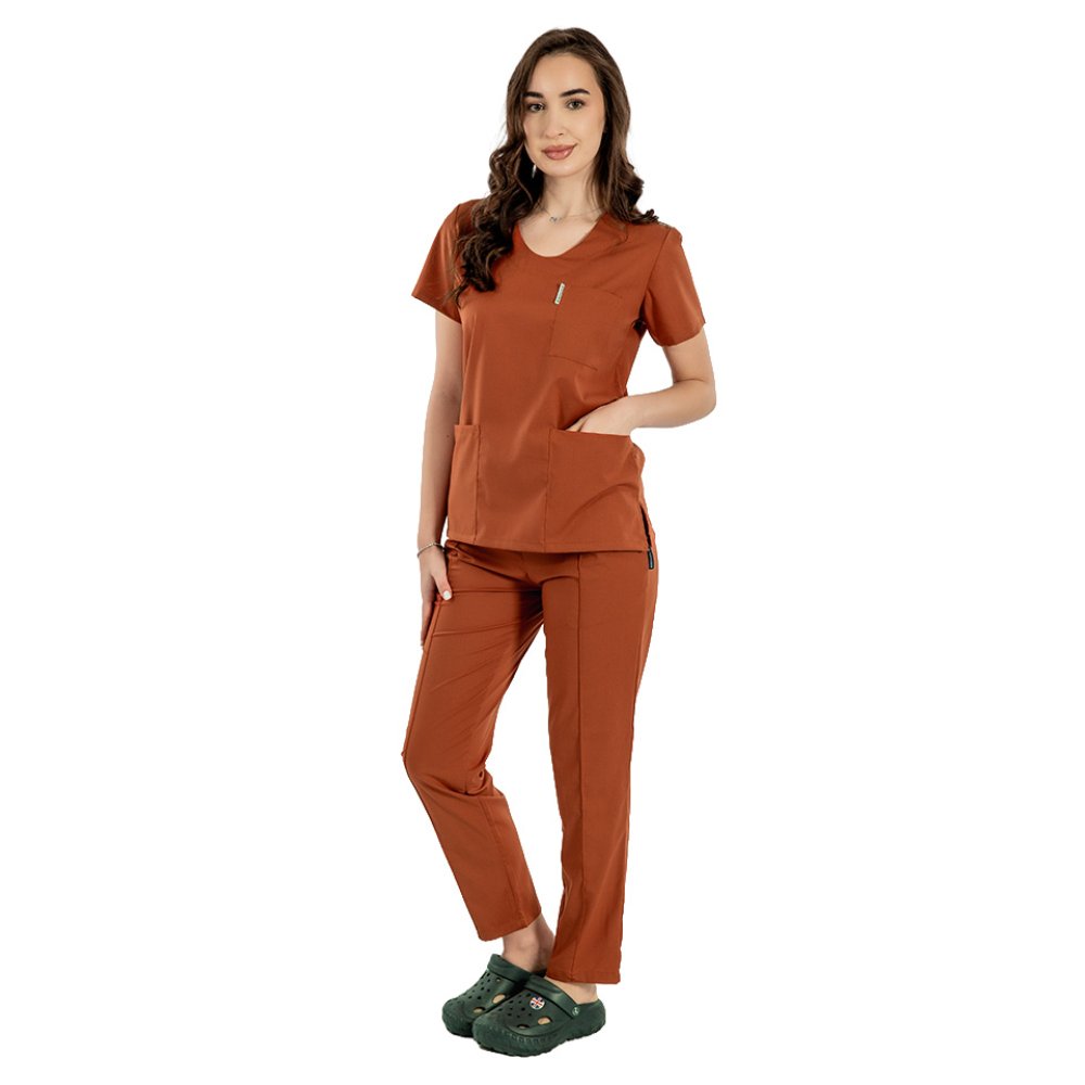 Costum medical stretch caramel cu bluza in V si pantaloni cu snur si elastic