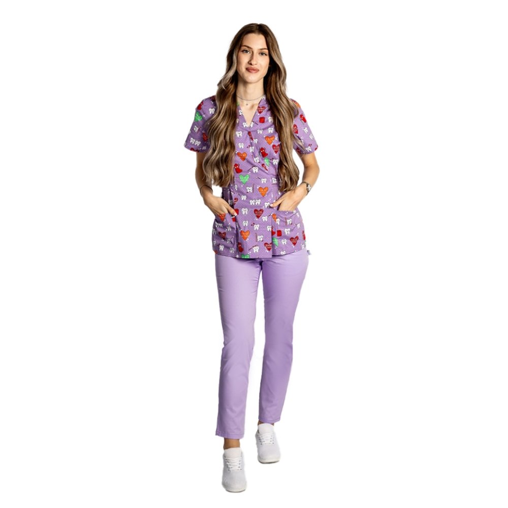 Costum medical kimono Dintisori, bluza cu imprimeu si pantaloni cu elastic