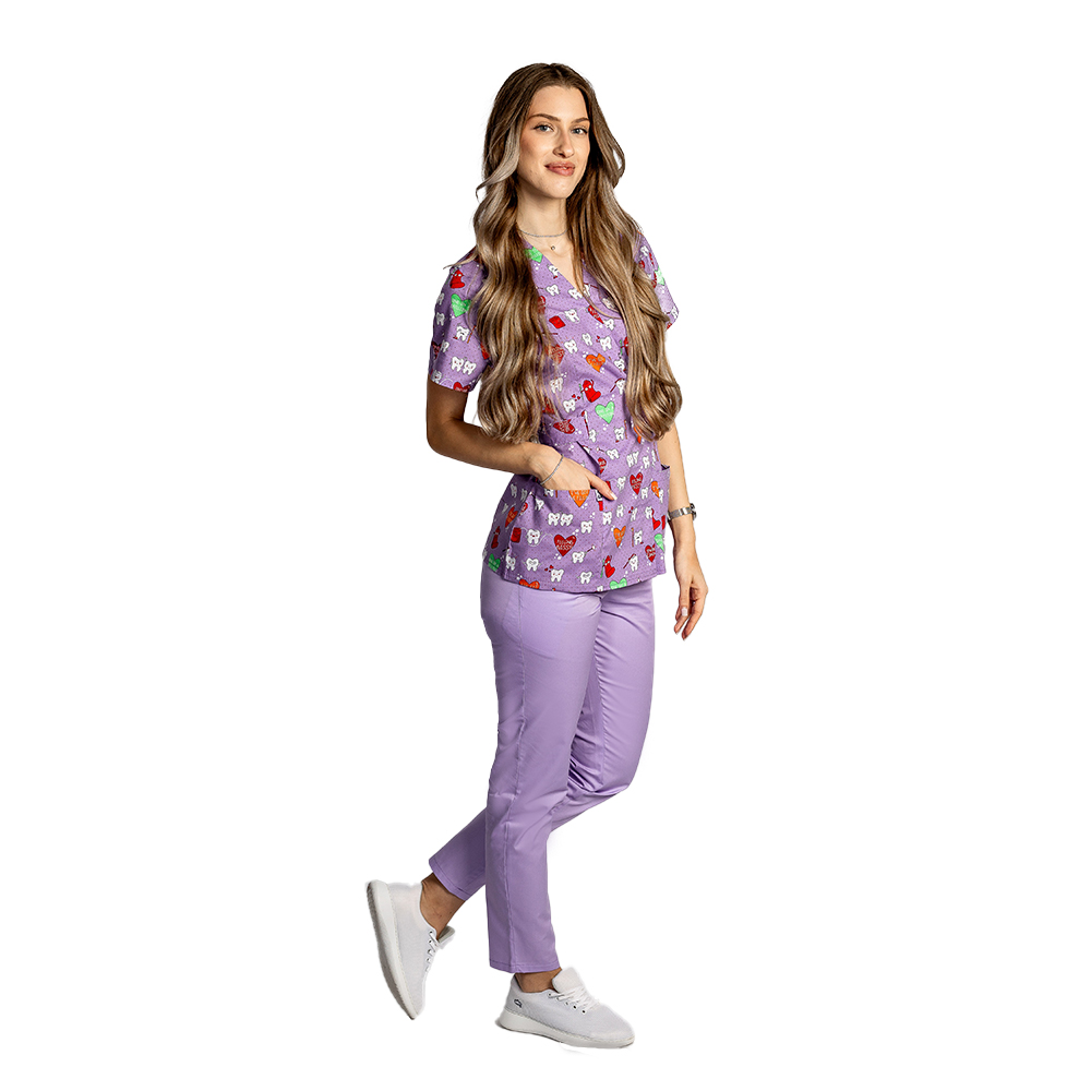 Costum medical kimono Dintisori, bluza cu imprimeu si pantaloni cu elastic