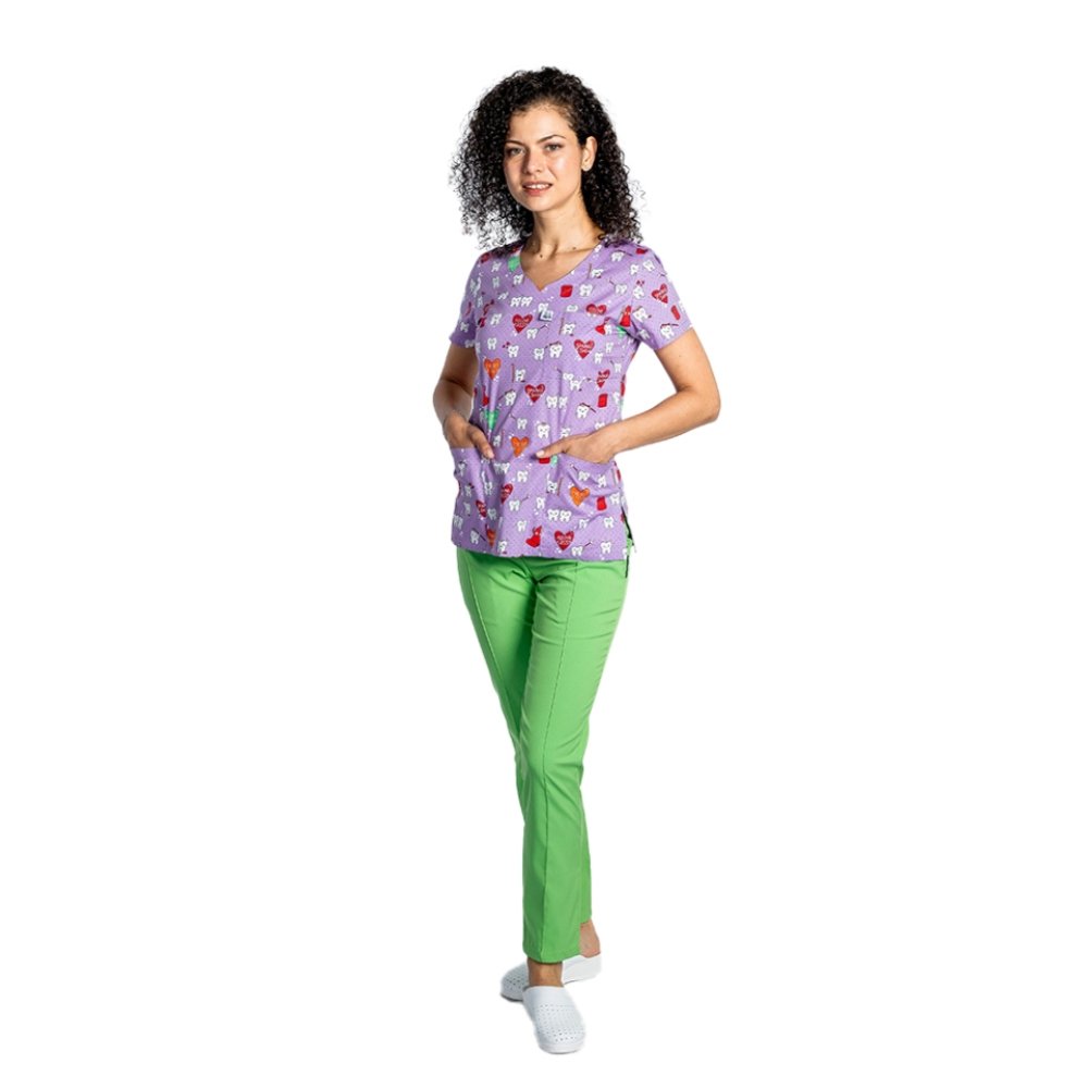 Costum medical stretch Dintisori cu bluza imprimata si pantaloni stretch vernil cu snur si elastic