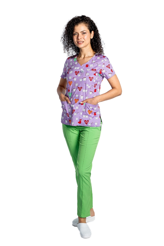 Costum medical stretch Dintisori cu bluza imprimata si pantaloni stretch vernil cu snur si elastic