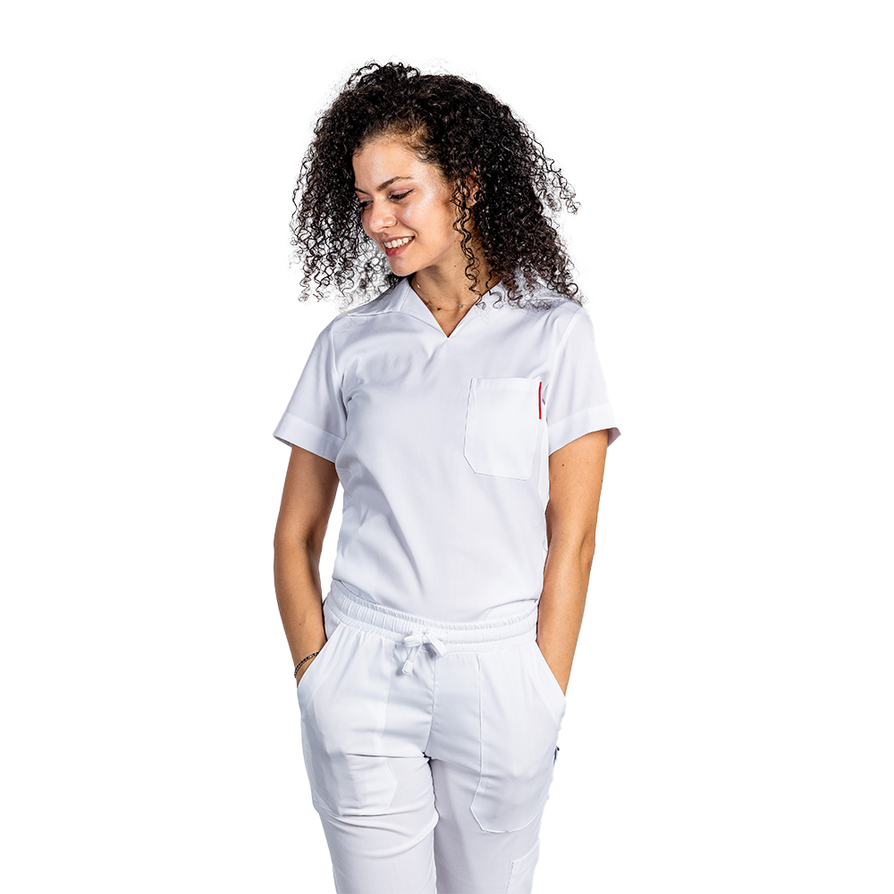 Costum medical stretch polo alb, cu bluza in V si pantaloni tip jogger, cu snur si elastic