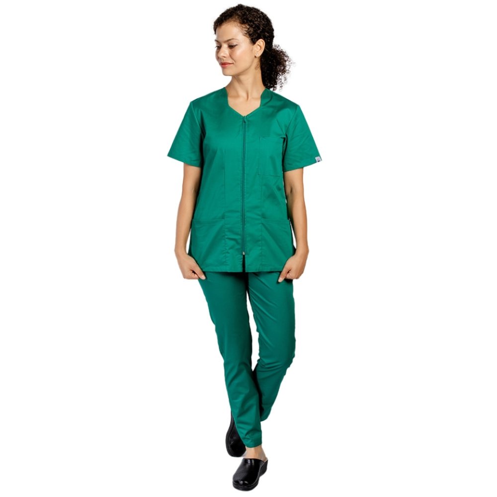 Costum medical verde chirurgical, bluza cu fermoar cambrata, trei buzunare si pantaloni cu elastic