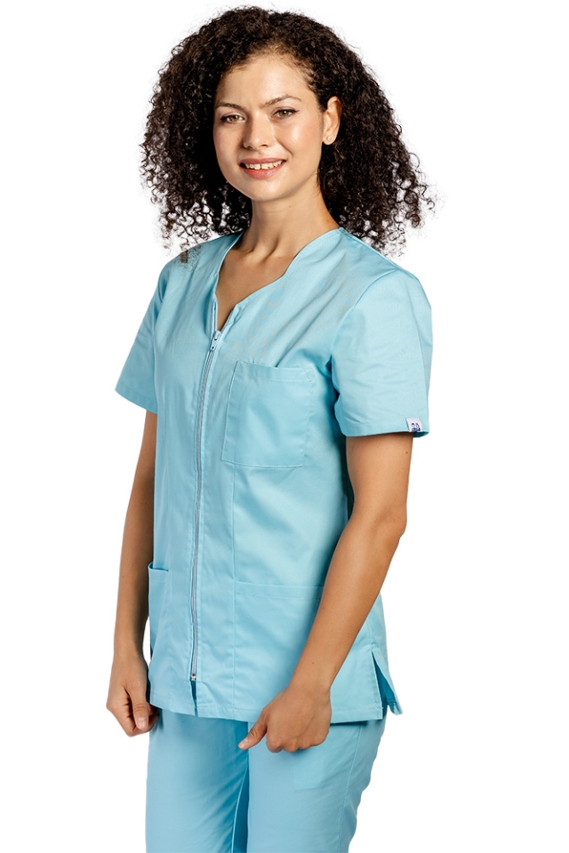 Costum medical menta cu bluza cu fermoar cambrata, trei buzunare aplicate si pantaloni menta cu elastic