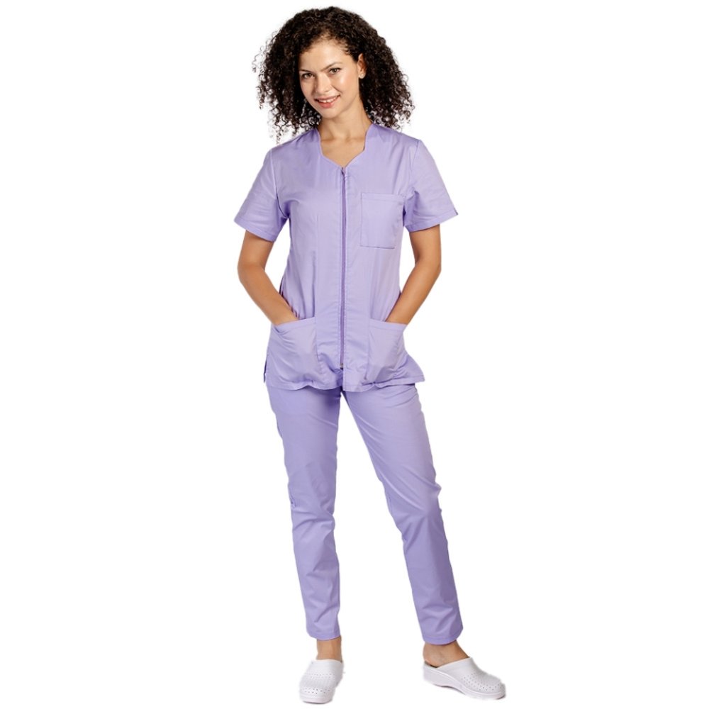 Costum medical lila, bluza cu fermoar cambrata, trei buzunare si pantaloni cu elastic