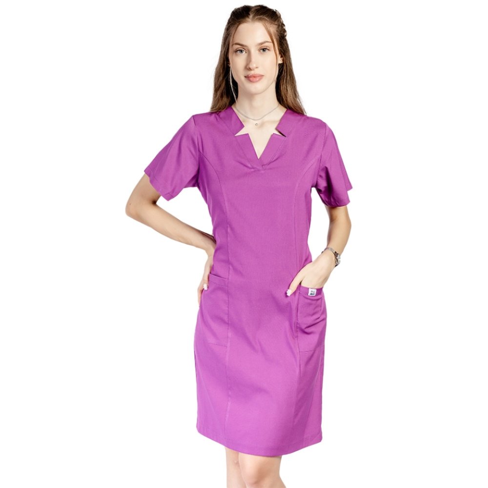 Sarafan medical magenta stretch, cu prindere cu cordon la spate si  doua buzunare aplicate