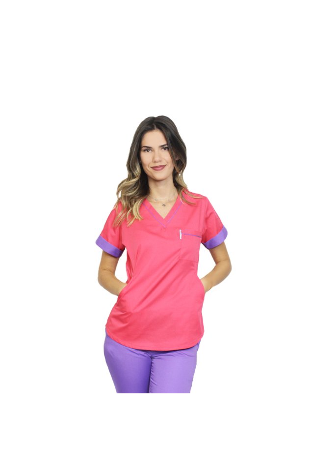 Costum medical format din bluza ciclam cu paspol mov si pantaloni, model Amani