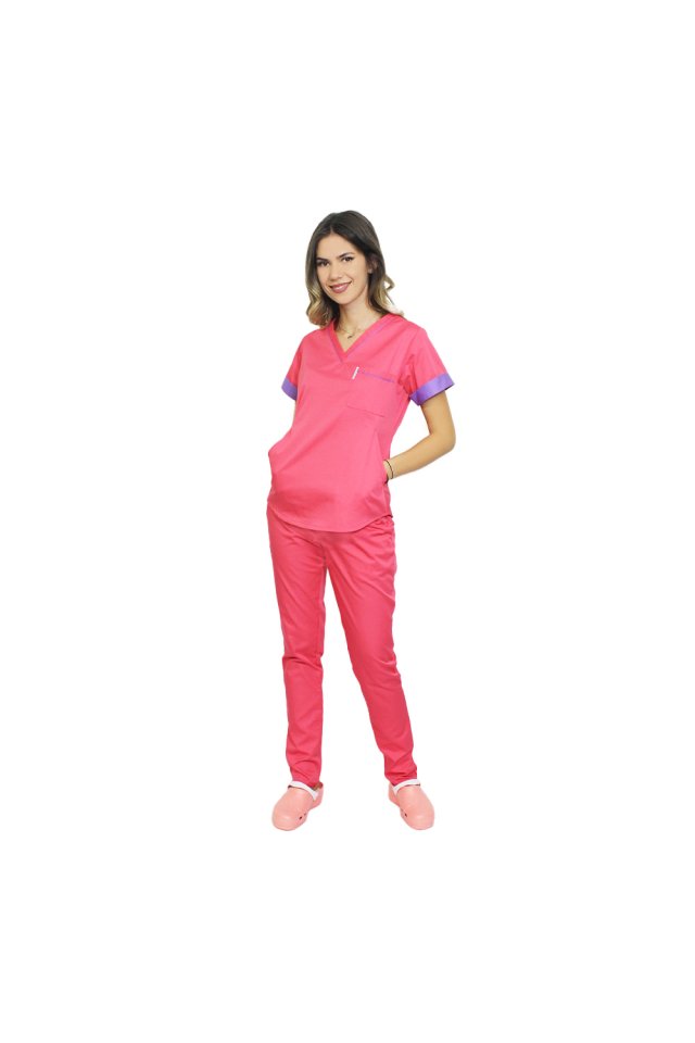 Costum medical format din bluza ciclam cu paspol mov si pantaloni, model Amani