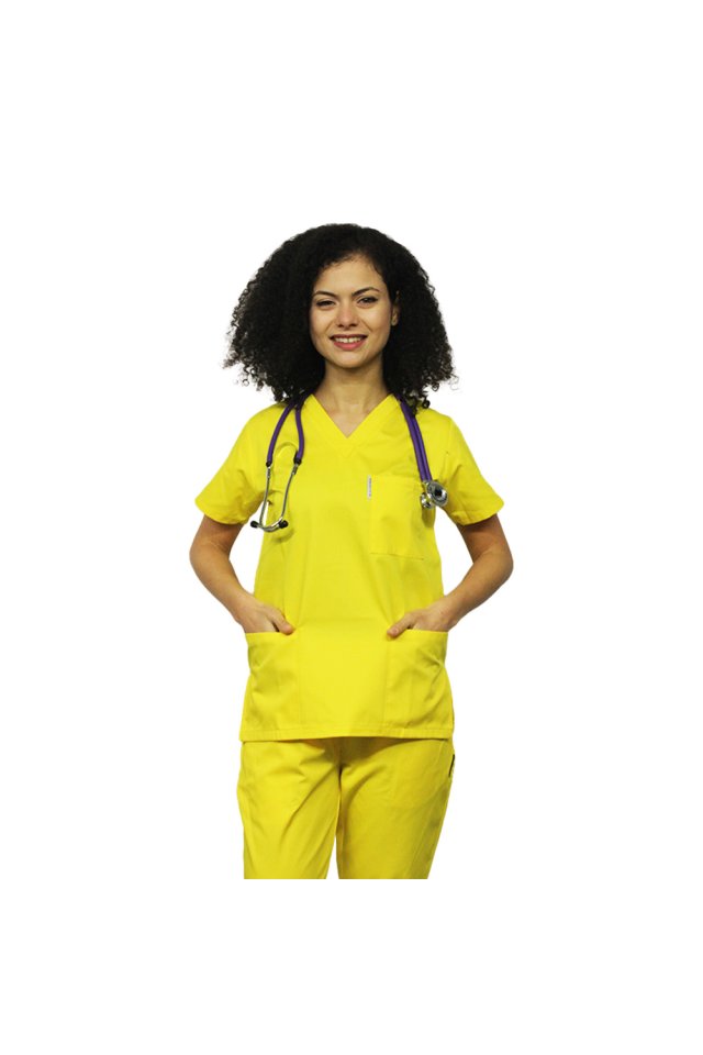 Costum medical galben, bluza cu anchior in V, trei buzunare si pantaloni cu elastic.