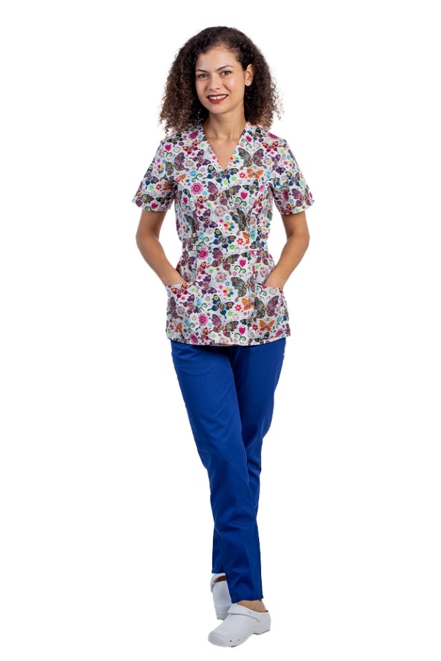 Costum medical kimono Fantasy, bluza cu imprimeu si pantaloni cu elastic