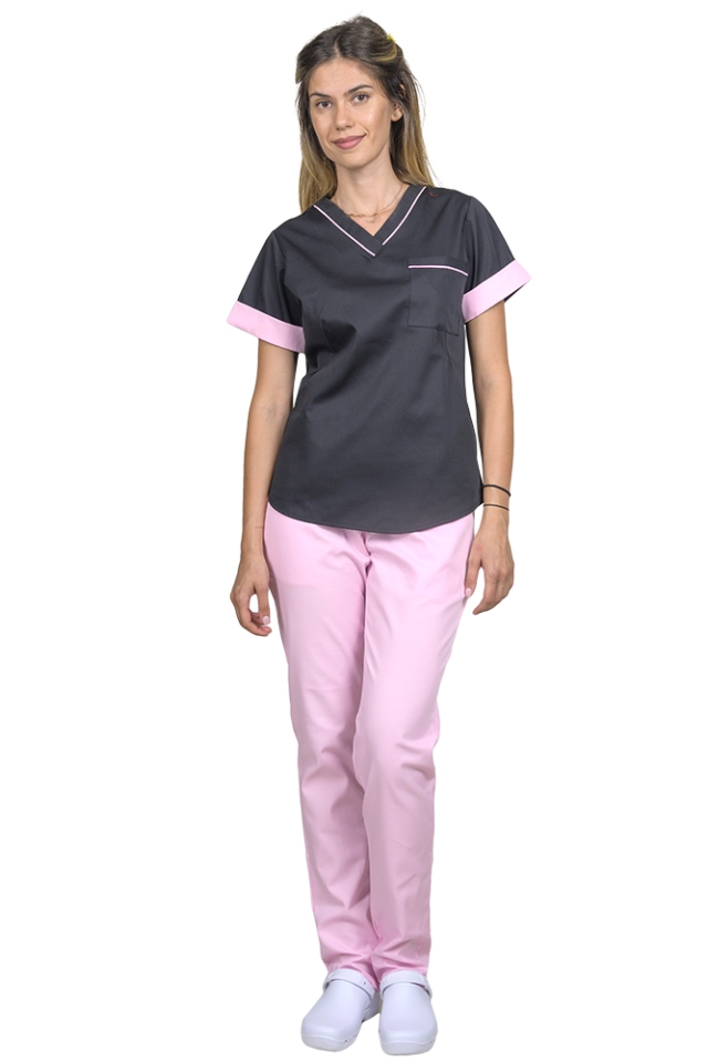 Costum medical format din bluza neagra cu paspol si pantaloni roz pal, model Amani