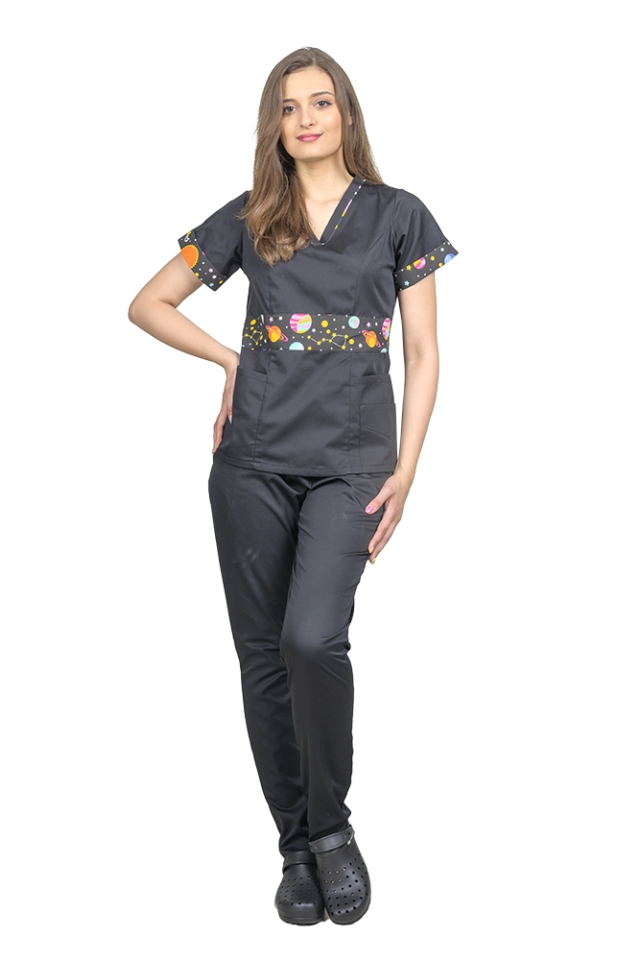 Costum medical negru DUO Saturn, cu halat cu anchior si pantaloni  cu elastic