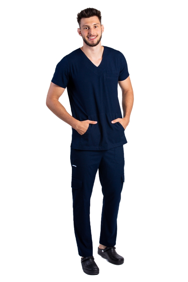 Costum medical stretch barbati bleumarin cu bluza in V si pantaloni cu snur si elastic..