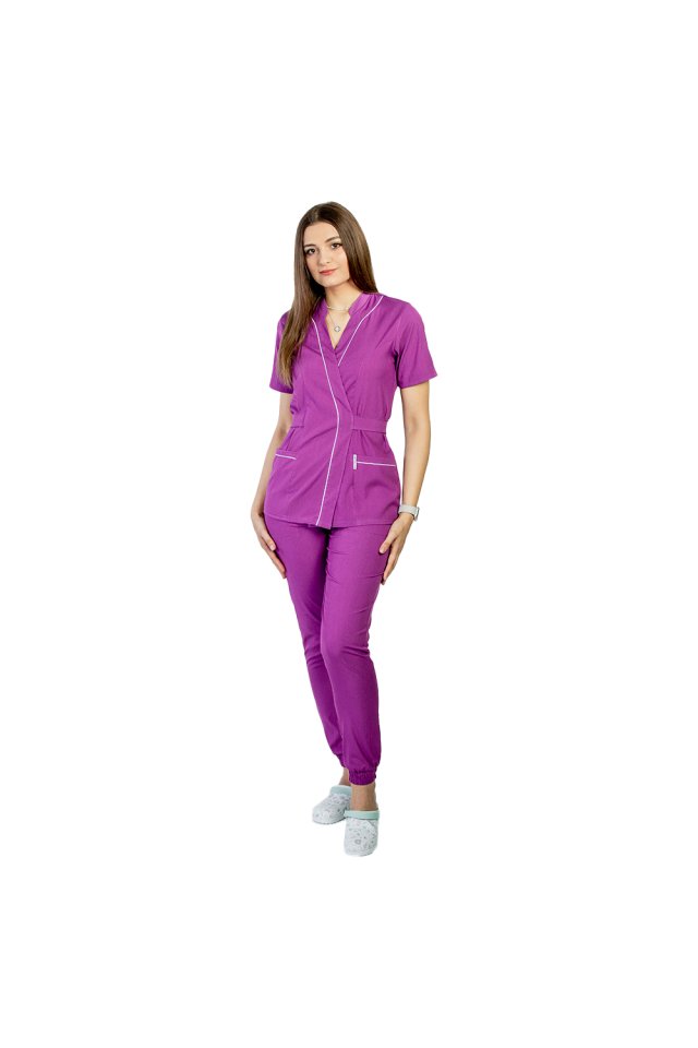 Costum medical elastic magenta, cu bluza kimono cu paspol alb si pantaloni tip jogger