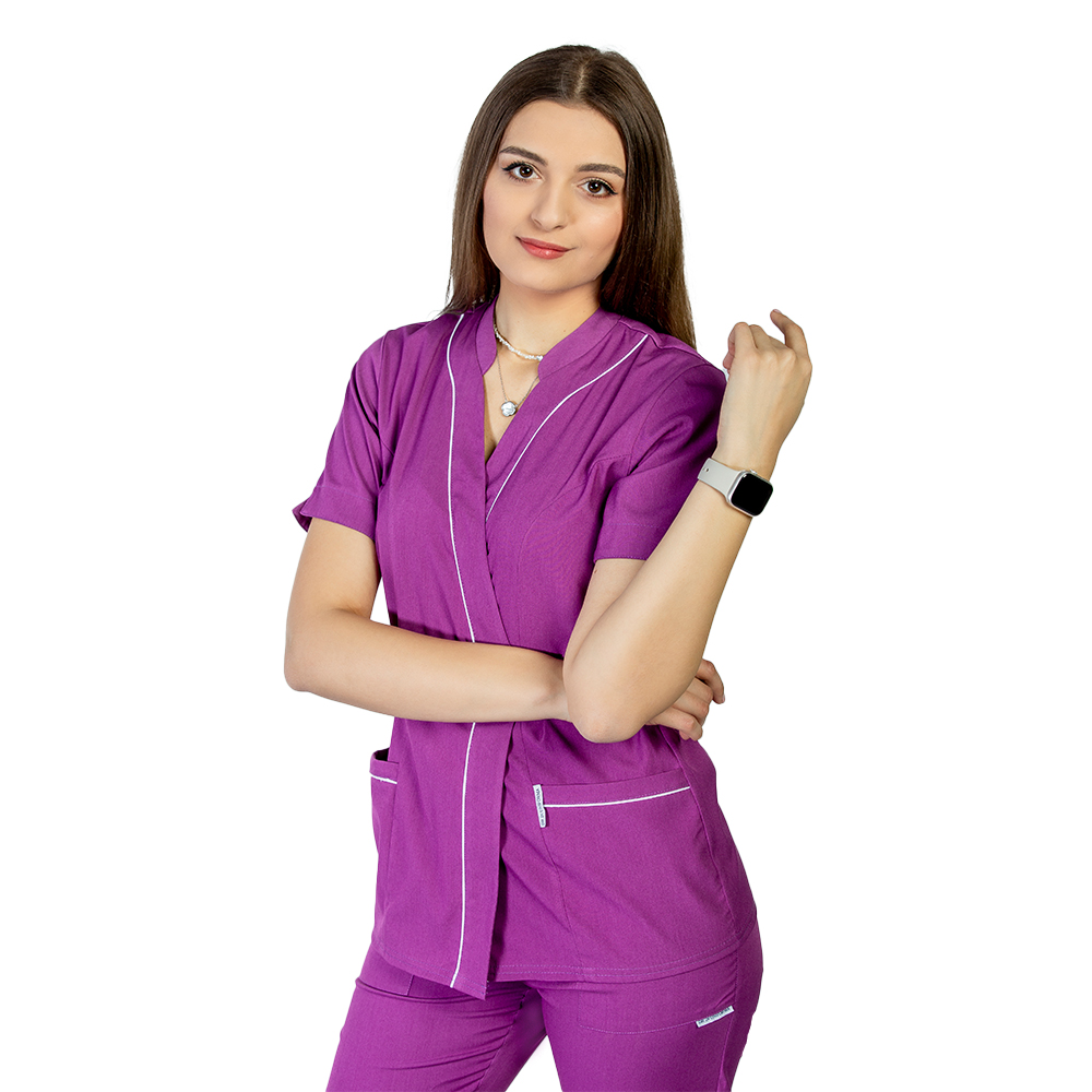 Costum medical elastic magenta, cu bluza kimono cu paspol alb si pantaloni tip jogger