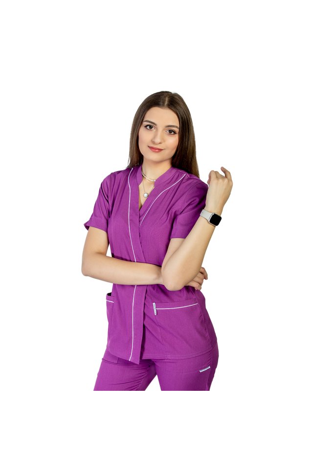 Costum medical elastic magenta, cu bluza kimono cu paspol alb si pantaloni tip jogger