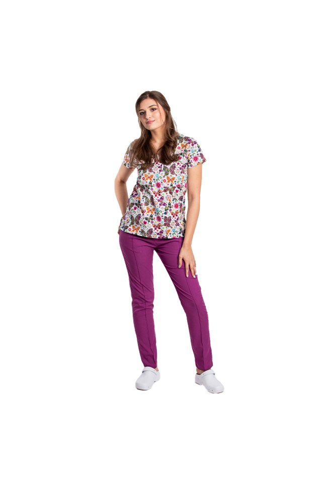 Costum medical stretch Fantasy cu bluza imprimata si pantaloni stretch magenta cu snur si elastic