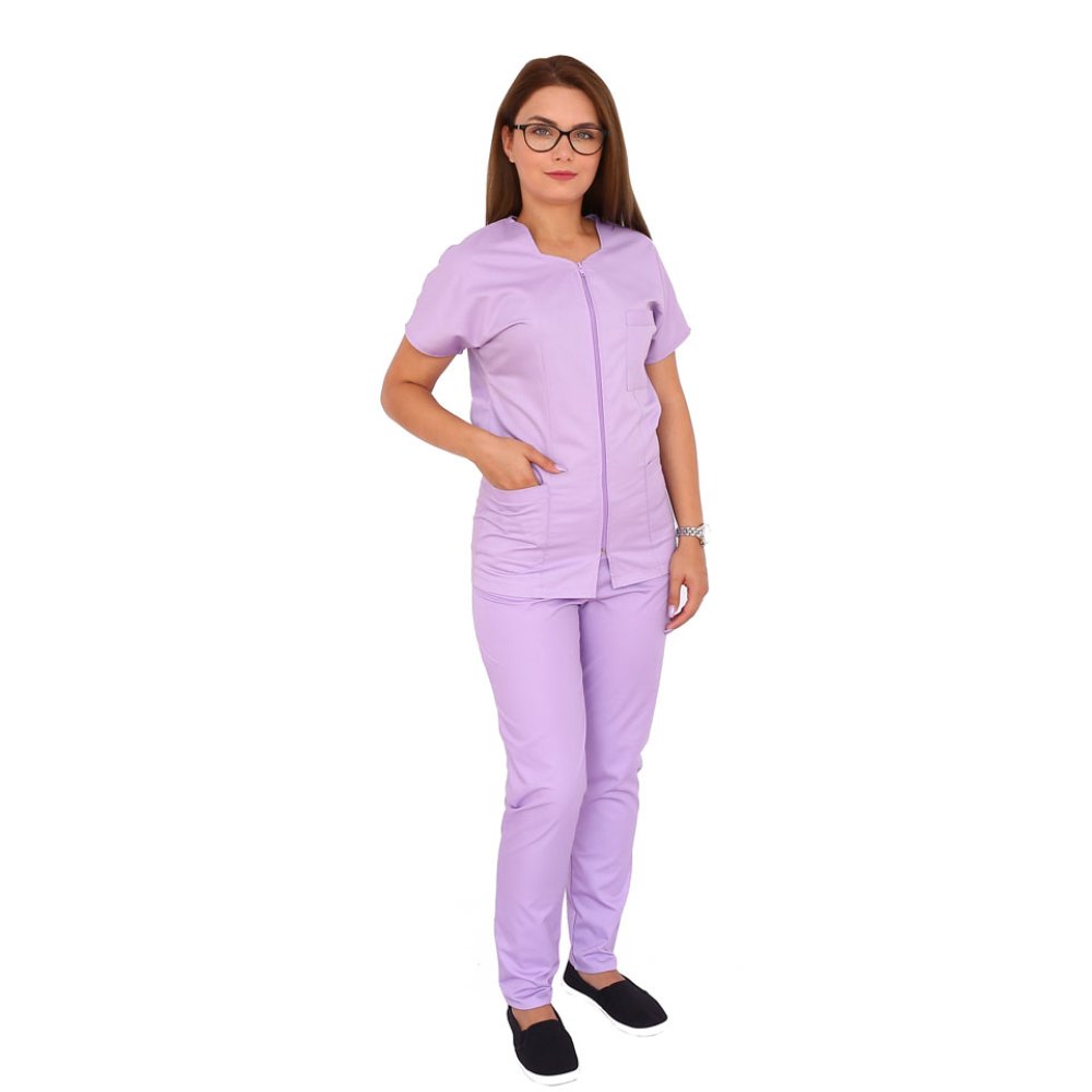 Costum medical lila, bluza cu fermoar cambrata, trei buzunare si pantaloni cu elastic