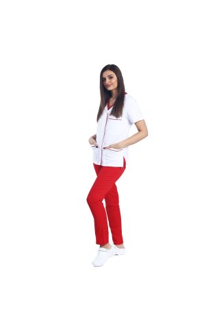 Costum medical format din bluza alb cu paspol rosu si pantaloni rosii cu elastic