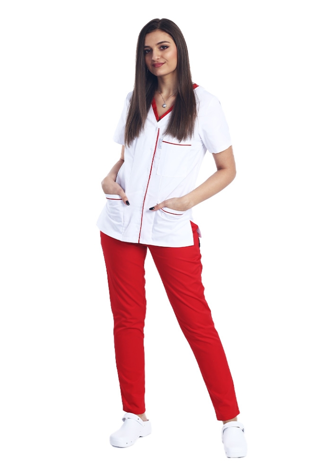 Costum medical format din bluza alb cu paspol rosu si pantaloni rosii cu elastic