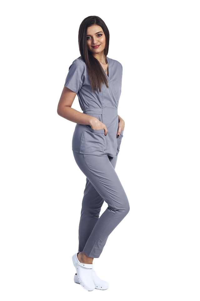 Costum medical gri, cu bluza tip kimono si pantaloni cu elastic