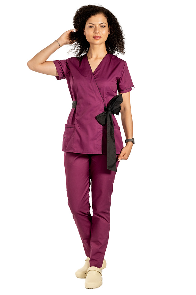 Costum medical kimono visina cu paspol negru, cordon cu legare tip fundita si pantaloni visina 5