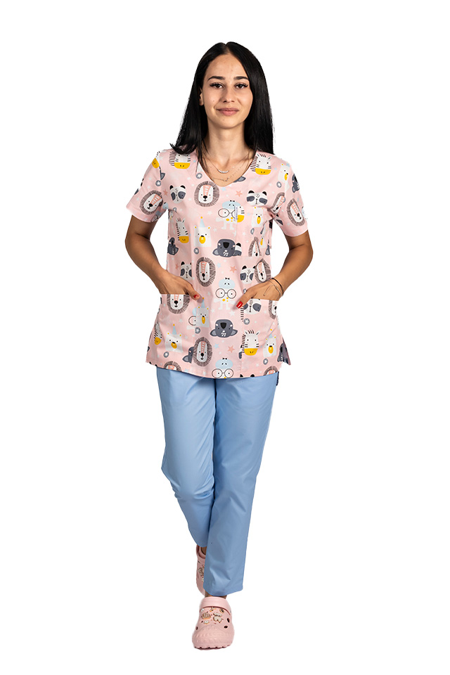 Costum medical Lion, cu bluza cu imprimeu  si pantaloni cu elastic
