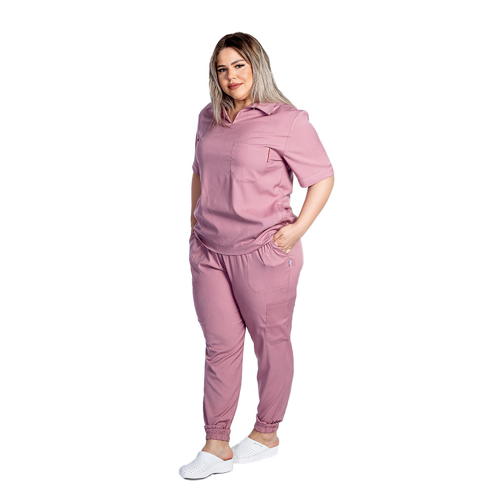 Costum medical stretch polo roz pudrat, cu bluza in V si pantaloni tip jogger, cu snur si elastic 4