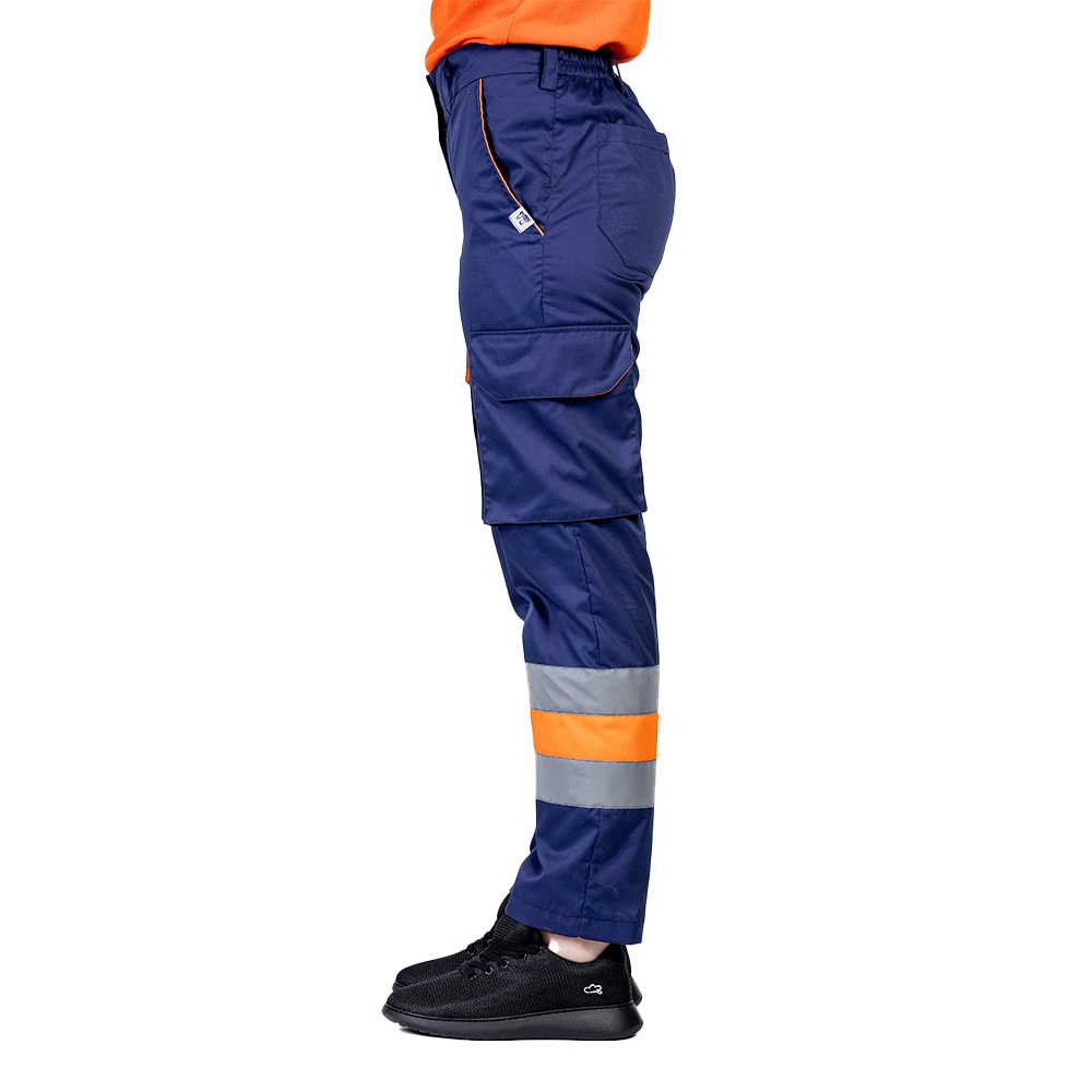Pantaloni model AMBULANTA ,model dama, cu benzi reflectorizante, elastic si patru buzunare laterale 3