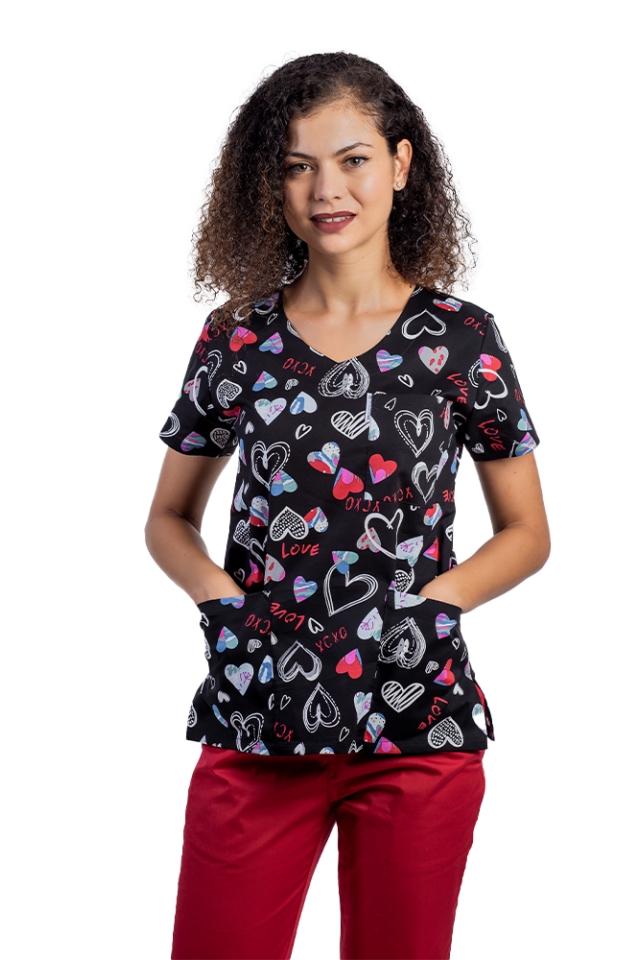 OUTLET Halat medical imprimat de vara Love cu trei buzunare aplicate