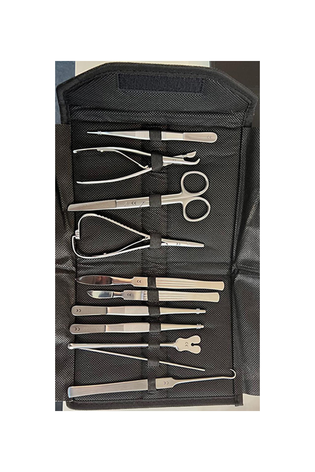Trusa chirurgicala standard 11 piese Doctor in uniforma 2